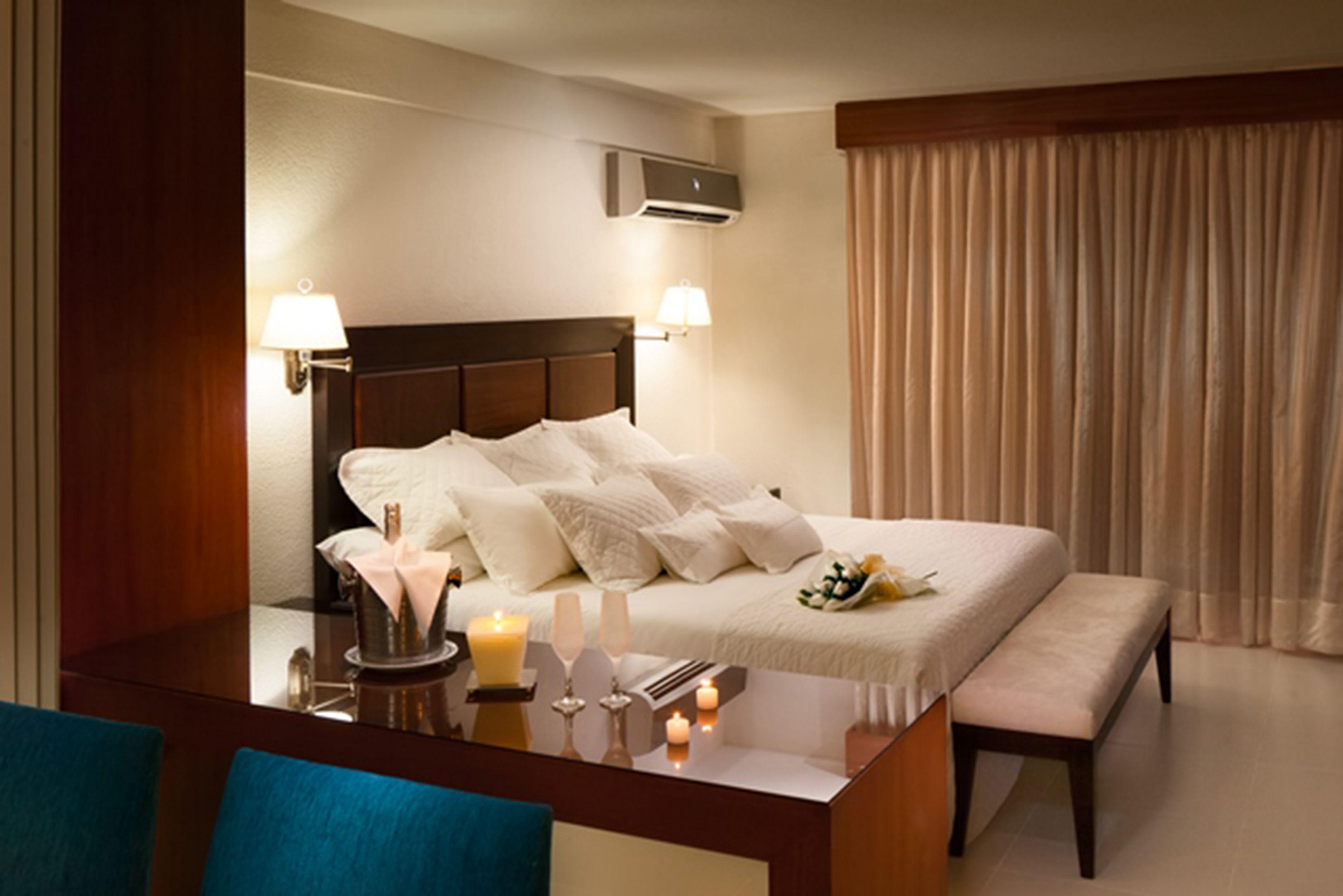 Hotel Cortez ซานตาครูซเดอลาเซียร์รา ภายนอก รูปภาพ